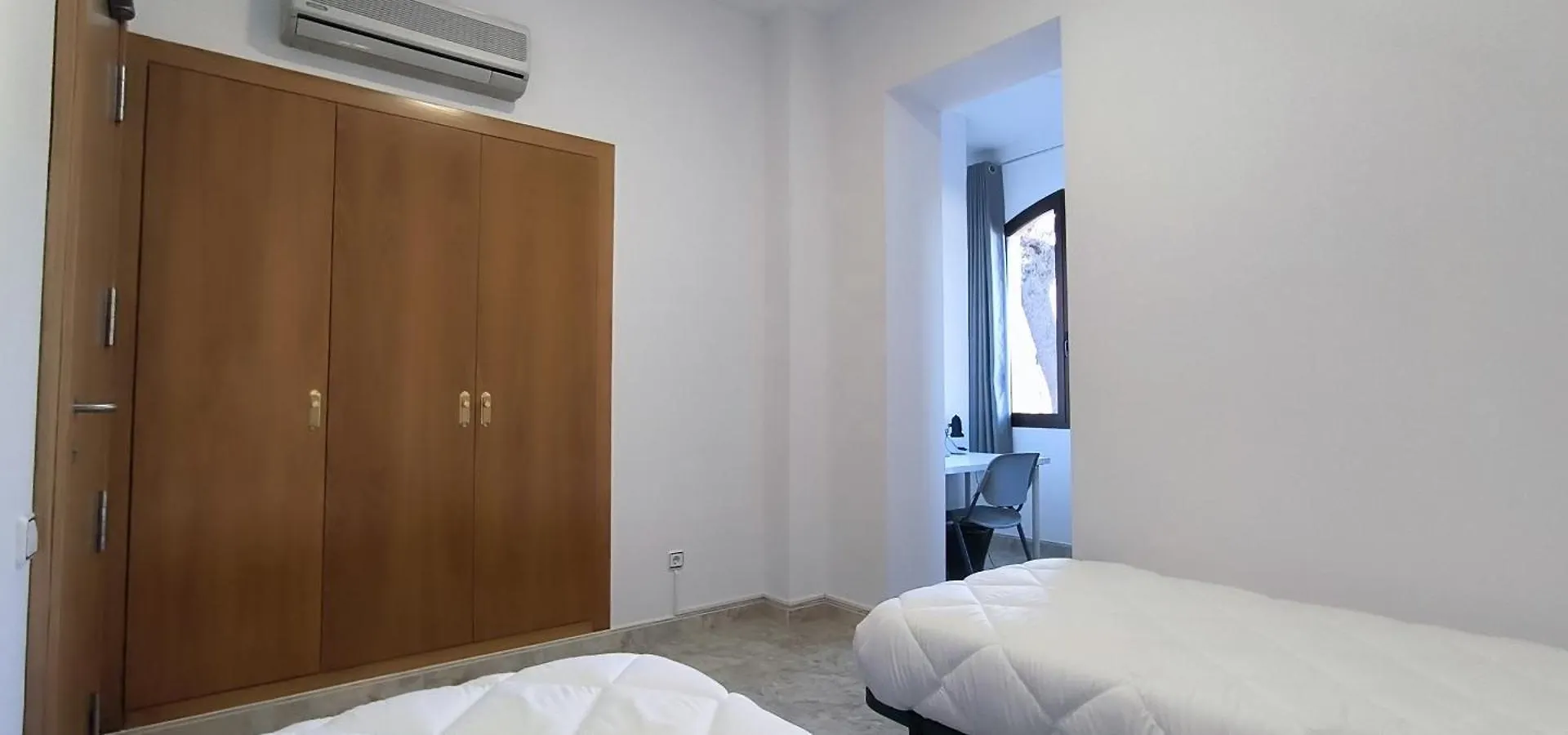 Albergue Rosa Molas Arrabal de Jesus Bed and Breakfast