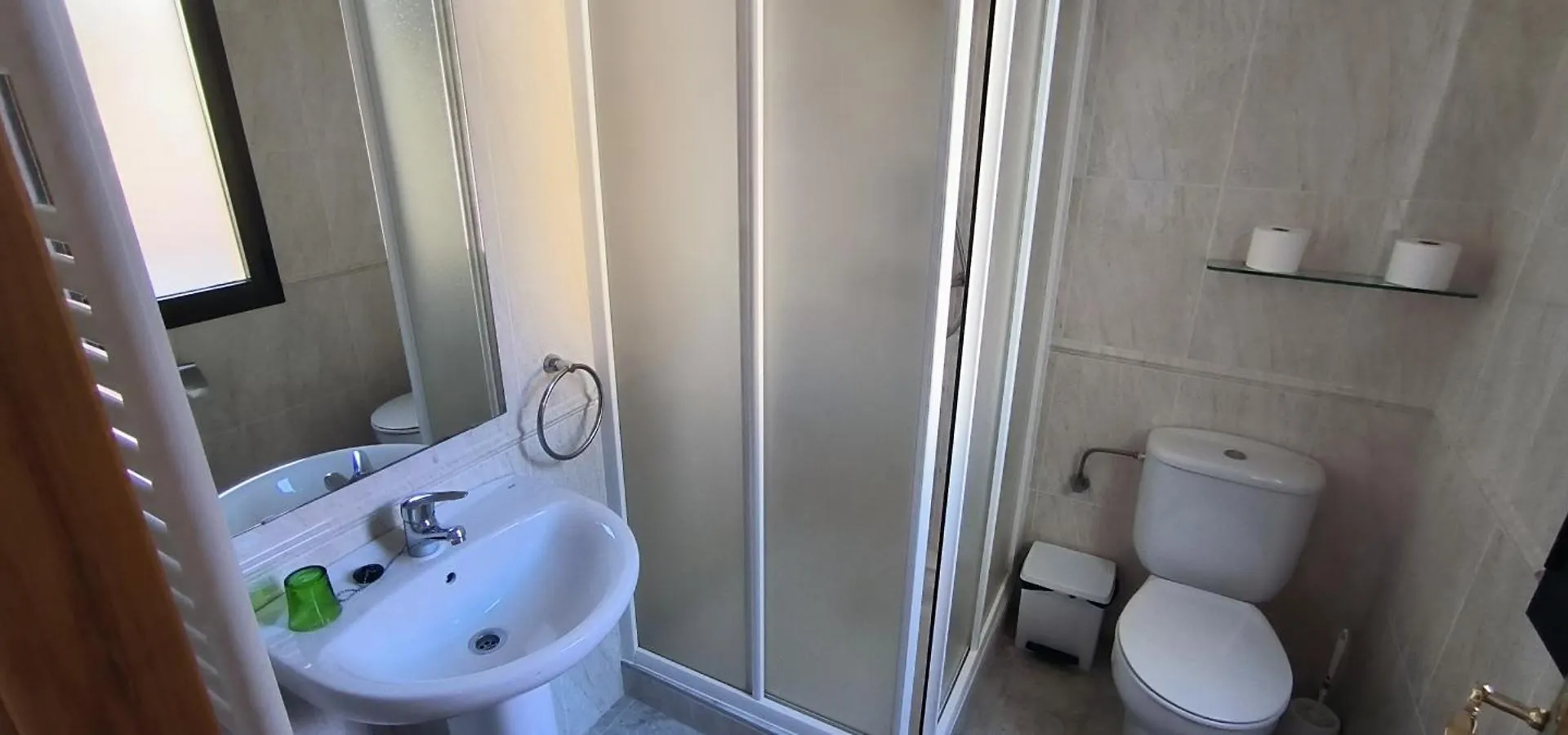 Albergue Rosa Molas Arrabal de Jesus 0*,