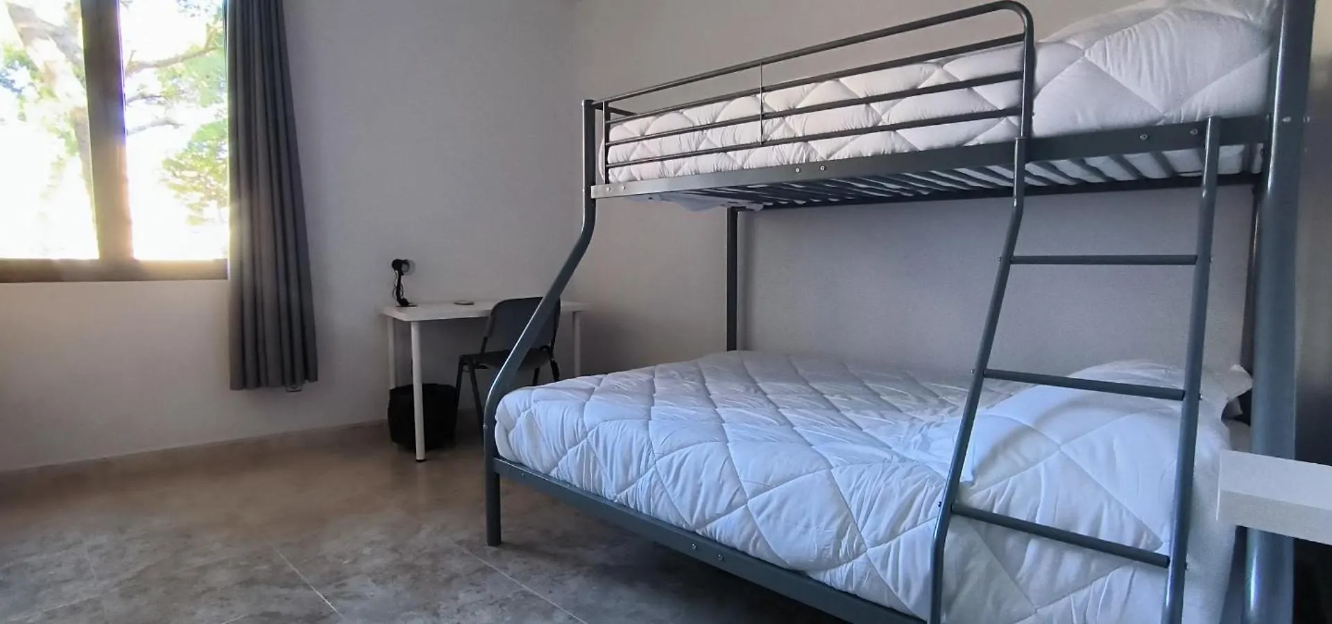 Albergue Rosa Molas Arrabal de Jesus Bed and breakfast