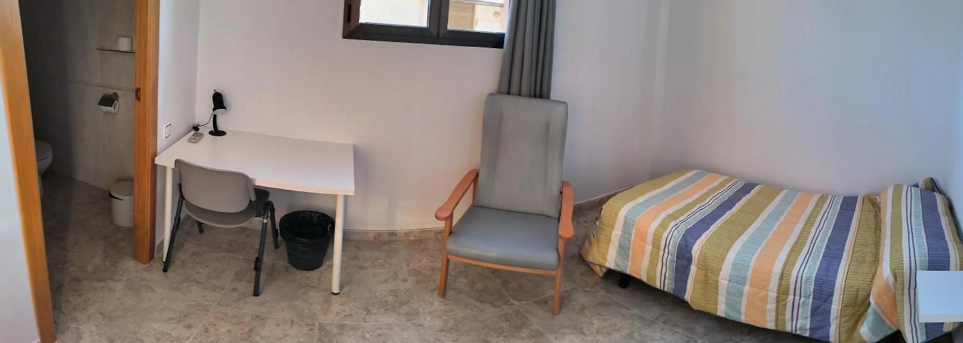 Albergue Rosa Molas Arrabal de Jesus 0*,